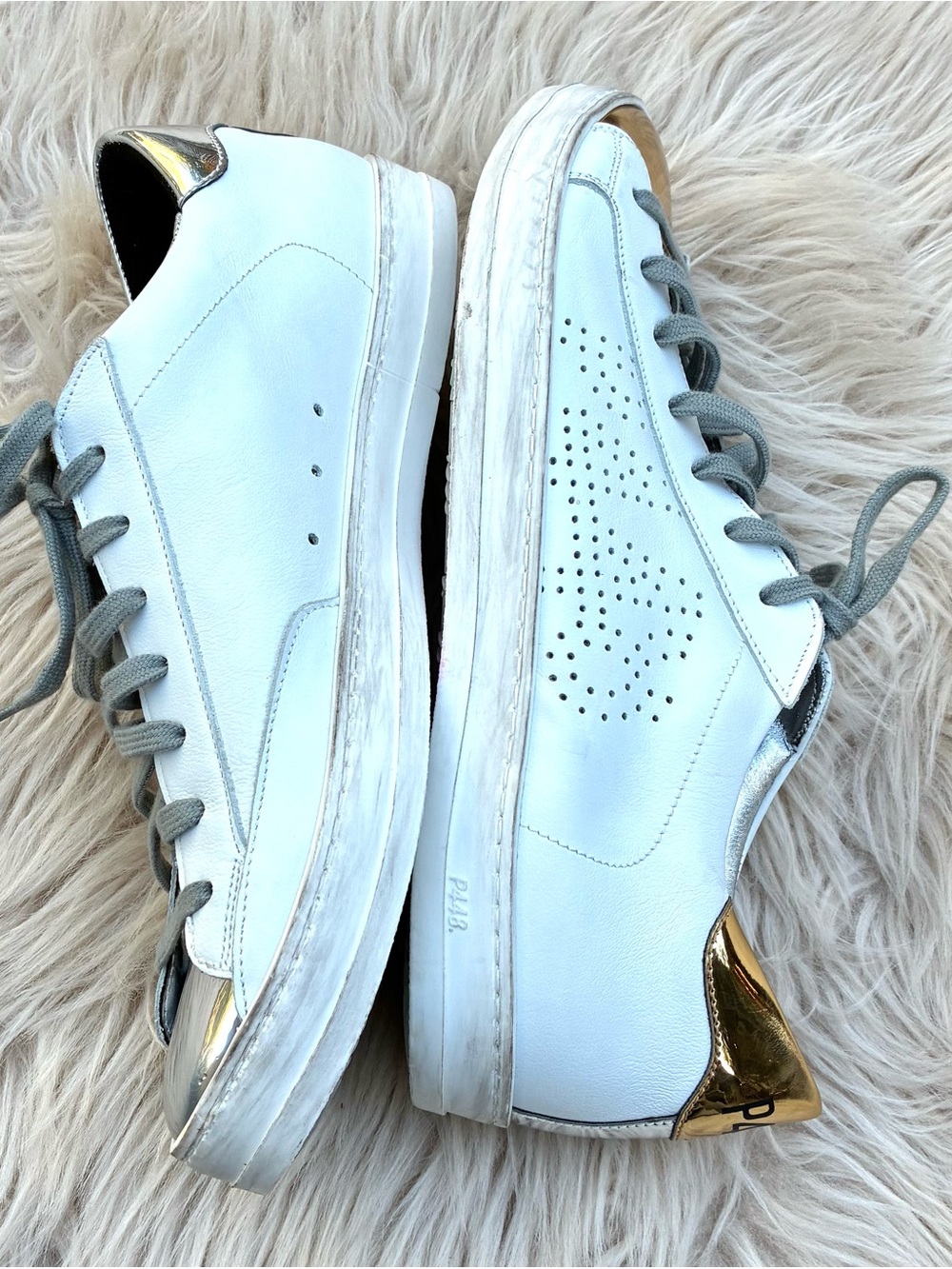 P448 Silver Gold EUC White Leather Sneakers Sz 39, 9 US - Picture 7 of 13